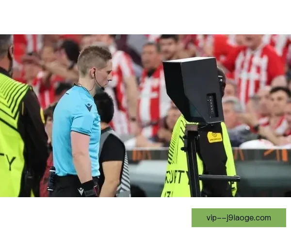 2025年新版世俱杯启用半自动越位识别技术推动足球判罚进入智能新时代 ⚽📡